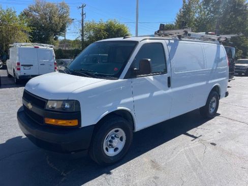 Used 2018 Chevrolet Express 2500 w/ Driver Convenience Package image 3