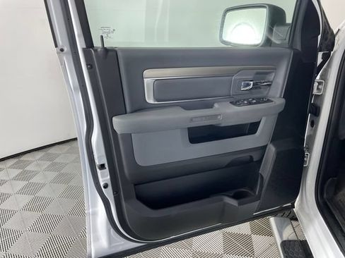 Used 2020 RAM 1500 Classic SLT w/ Luxury Group RWD image 11