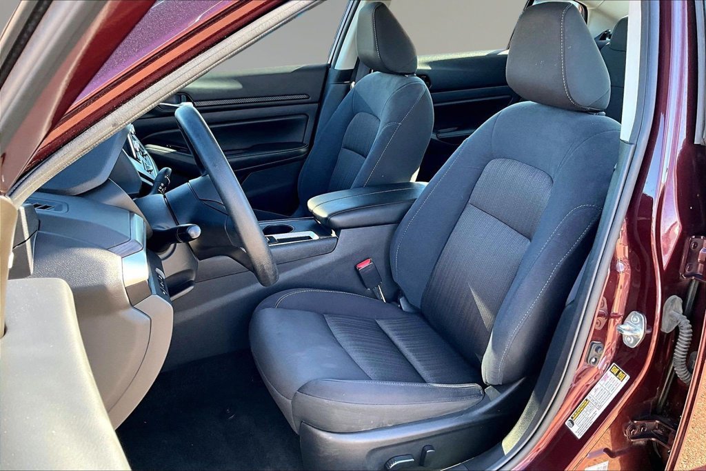 Used 2025 Nissan Altima 2.5 SV FWD image 20