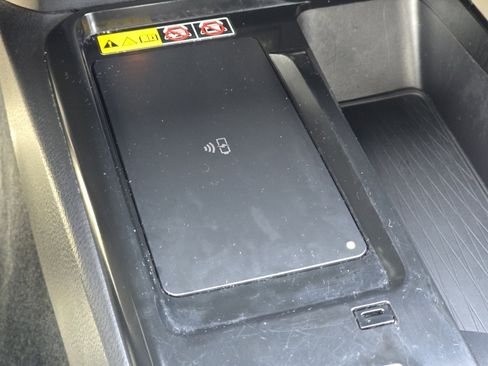 Certified 2025 Toyota Camry SE image 6