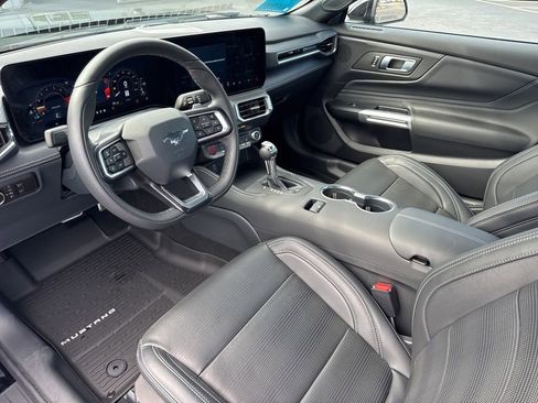 Used 2025 Ford Mustang GT Premium image 10