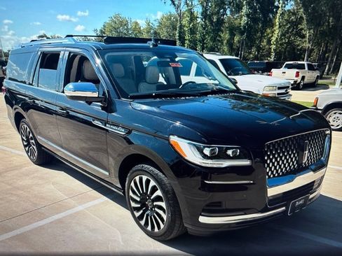 Used 2022 Lincoln Navigator L Black Label AWD/4WD image 2