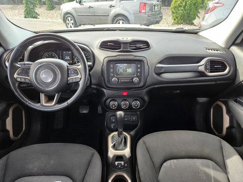 Used 2016 Jeep Renegade Latitude AWD/4WD image 26
