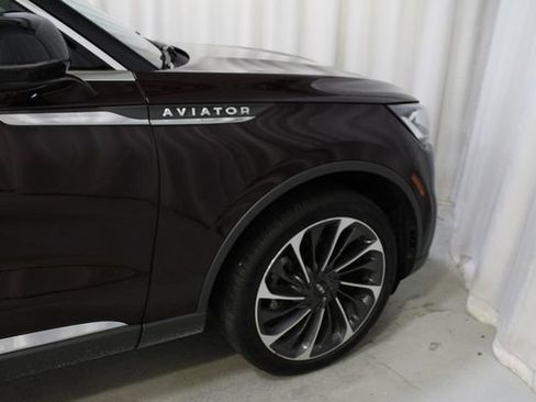 Used 2024 Lincoln Aviator Reserve w/ Equipment Group 201A AWD/4WD image 39