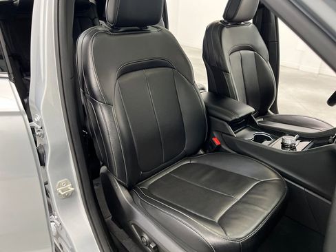 Used 2024 Jeep Grand Cherokee L Limited w/ Luxury Tech Group II image 25