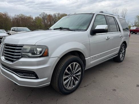 Used 2015 Lincoln Navigator 4WD image 9