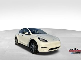 Used 2021 Tesla Model Y Long Range video 2