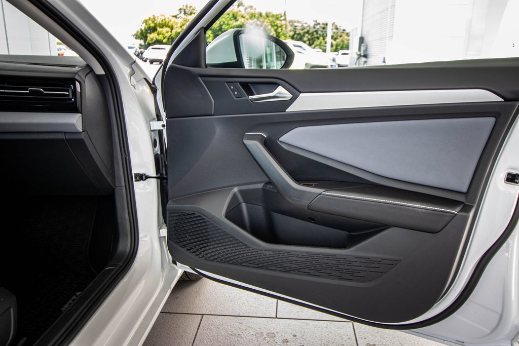 Certified 2026 Volkswagen Jetta SE FWD image 18