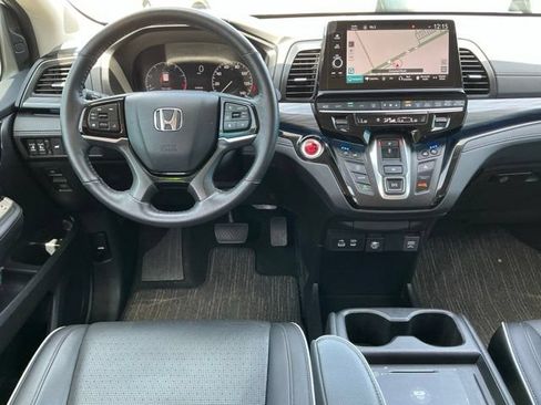 Used 2025 Honda Odyssey Elite image 8