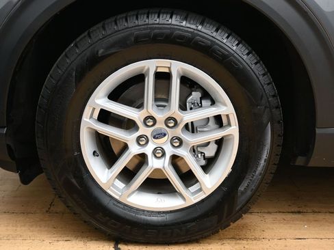 Used 2025 Ford Explorer Active RWD image 15