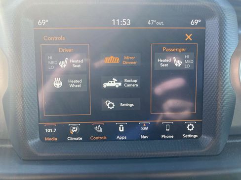 Used 2022 Jeep Gladiator Willys image 16