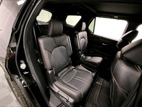 Used 2025 Honda Pilot TrailSport image 25