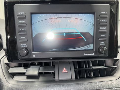 Used 2022 Toyota RAV4 LE image 21