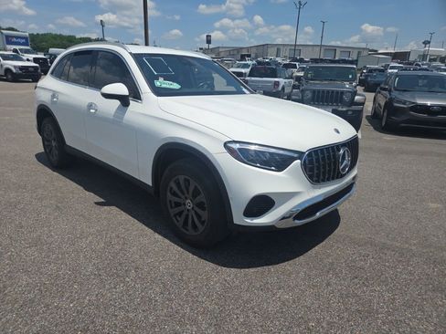Used 2024 Mercedes-Benz GLC 300 4MATIC image 10
