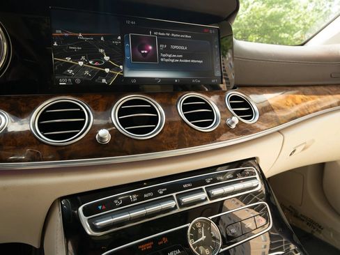 Used 2017 Mercedes-Benz E 300 image 42