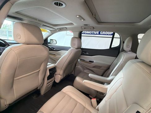 Used 2019 GMC Acadia Denali w/ Technology Package FWD image 18