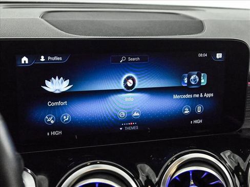 Used 2023 Mercedes-Benz GLB 250 4MATIC image 16