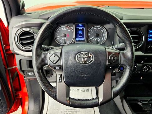 Used 2016 Toyota Tacoma TRD Sport w/ Towing Package AWD/4WD image 13