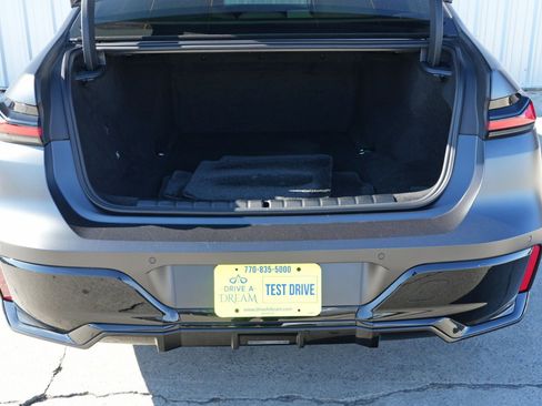 Used 2023 BMW i7 xDrive60 image 10