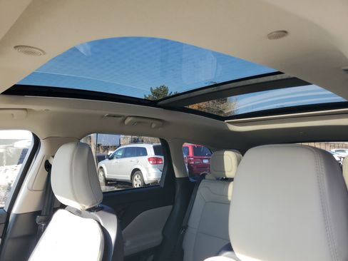 New 2026 Lincoln Corsair Premiere image 11