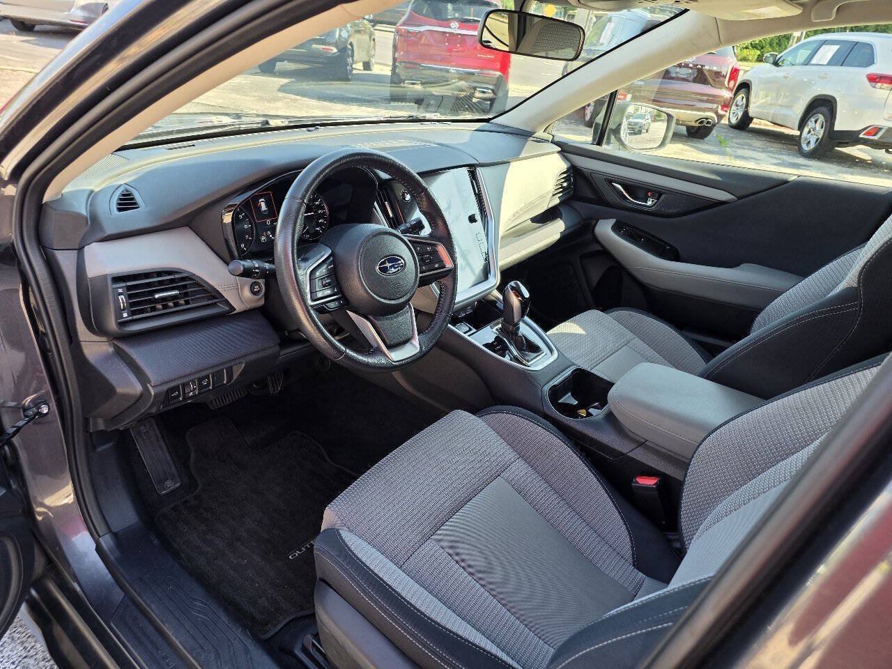Used 2023 Subaru Outback Premium AWD/4WD image 6