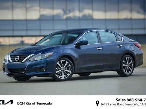 Used 2016 Nissan Altima 2.5 SV w/ Convenience Package image 1