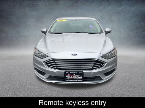 Used 2017 Ford Fusion SE w/ Fusion SE Technology Package image 10