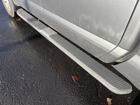 Used 2018 Nissan Titan SV image 11