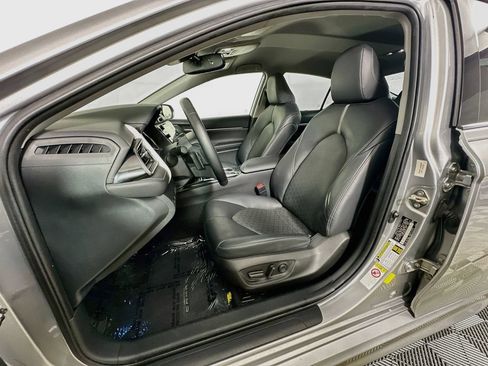 Used 2019 Toyota Camry XSE FWD image 24