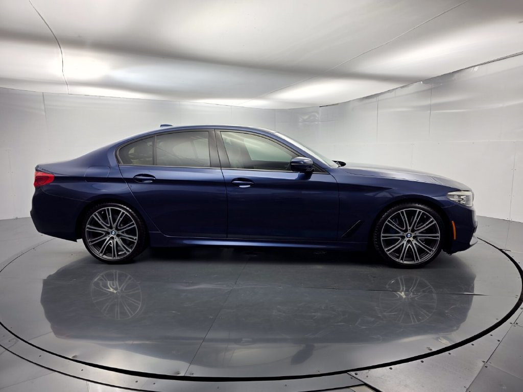 Used 2019 BMW 540i w/ M Sport Package RWD image 3
