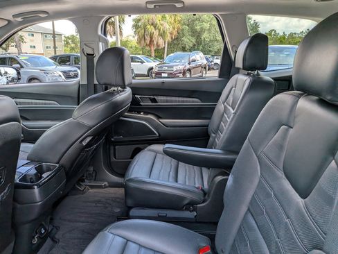 Used 2024 Kia Telluride SX Prestige AWD/4WD image 15