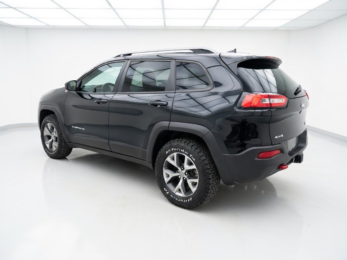 Used 2016 Jeep Cherokee Trailhawk w/ Leather Interior Group AWD/4WD image 6