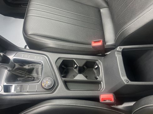 Used 2024 Volkswagen Tiguan SE R-Line image 28