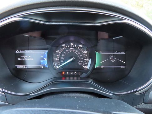 Used 2020 Ford Fusion SE FWD image 24