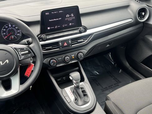 Used 2024 Kia Forte LXS w/ LXS Technology Package image 25