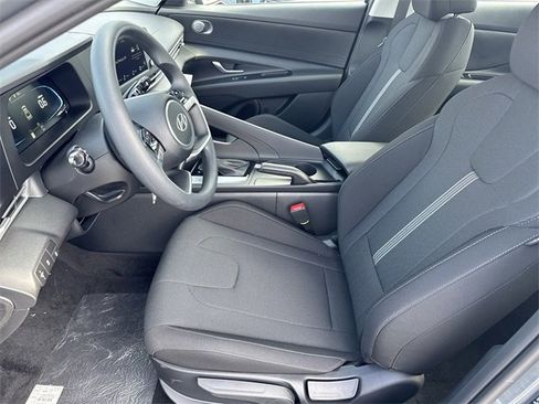 New 2026 Hyundai Elantra SE image 12
