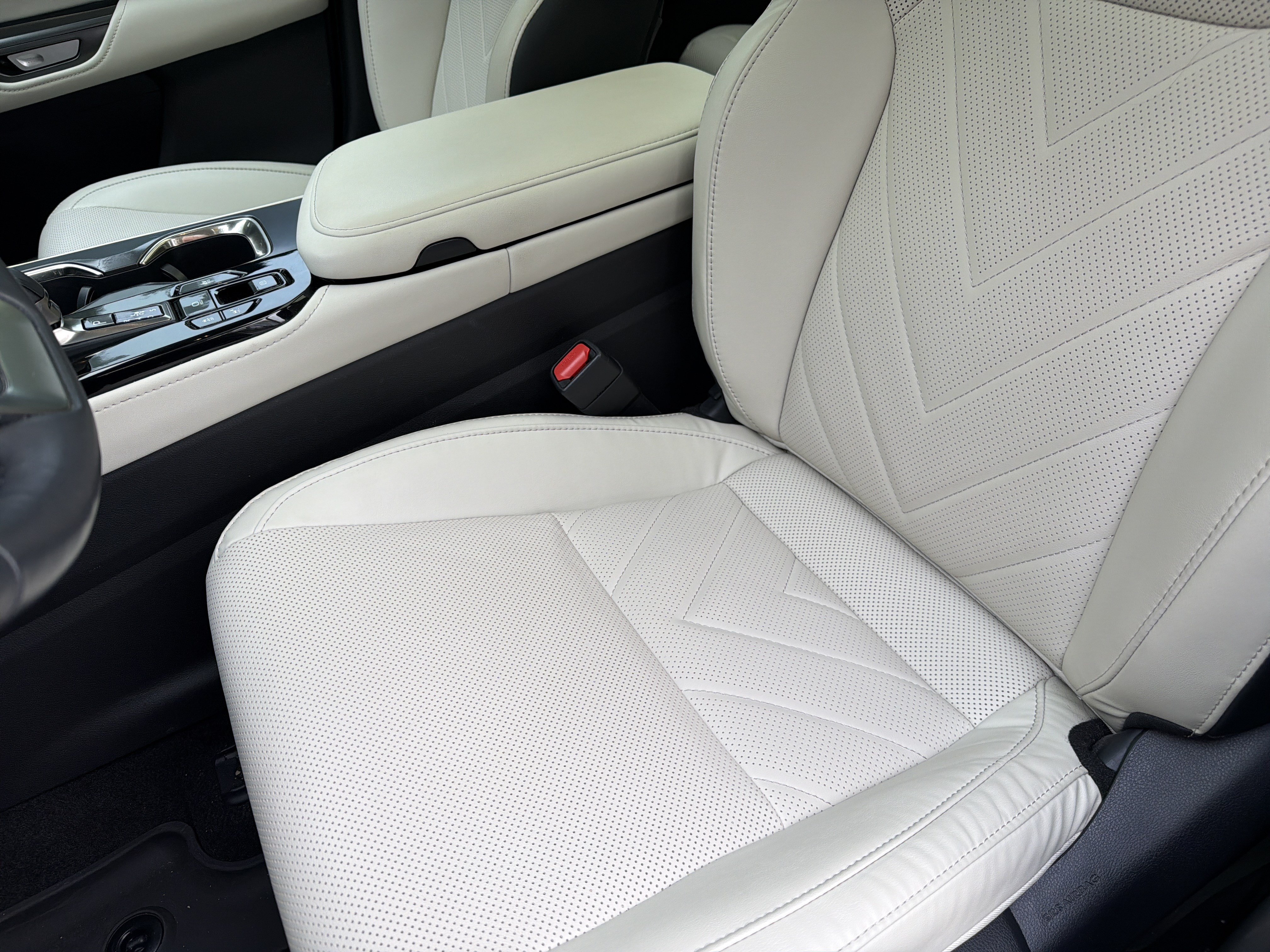 Used 2025 Lexus NX 350h AWD w/ Accessory Package (2T) image 16