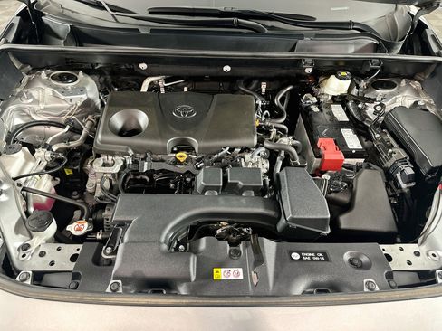 Used 2022 Toyota RAV4 XLE AWD/4WD image 33