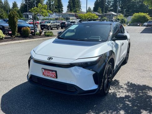 Certified 2025 Toyota bZ4X AWD image 4