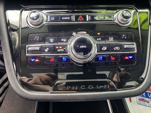 Used 2020 Lincoln Corsair FWD w/ Premium Package image 26