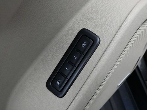 Used 2015 GMC Yukon Denali w/ Premium Package AWD/4WD image 24