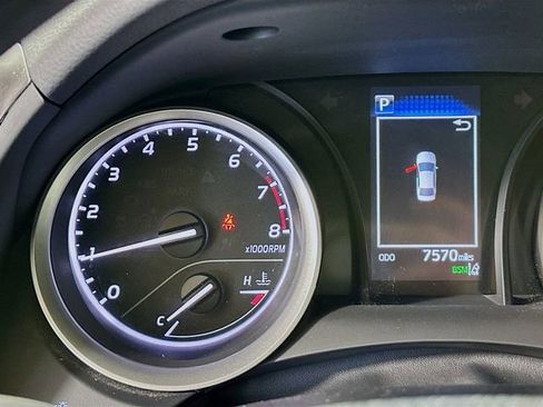 Used 2022 Toyota Camry LE image 14