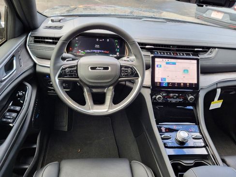 New 2024 Jeep Grand Cherokee Overland w/ Luxury Tech Group IV image 22