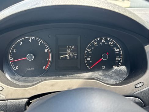 Used 2013 Volkswagen Jetta Sedan FWD image 2