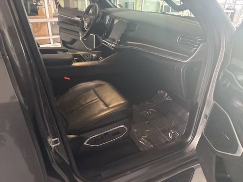 Used 2023 Jeep Wagoneer L Series II image 26
