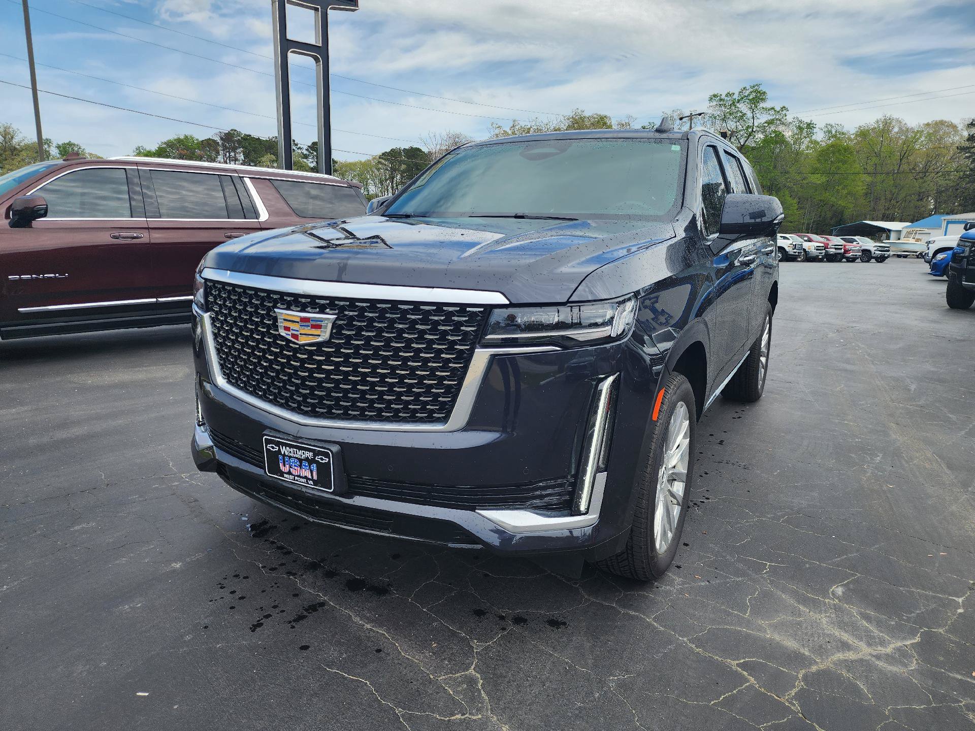 Used 2023 Cadillac Escalade Premium Luxury AWD/4WD image 2