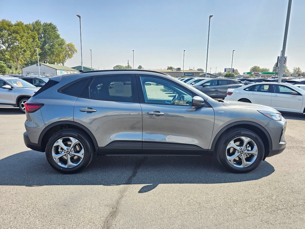 Used 2025 Ford Escape ST-Line Select AWD/4WD image 7
