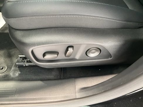 New 2026 Chevrolet Equinox LT w/ Convenience Package II image 11