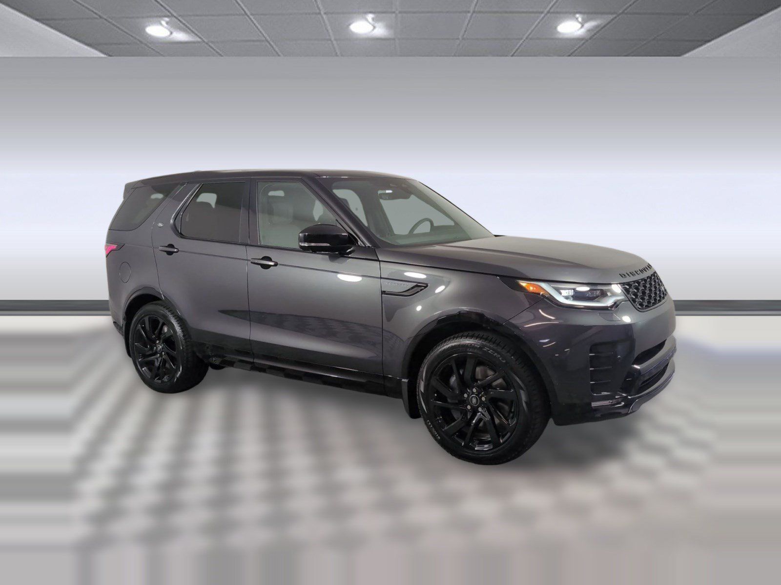Used 2025 Land Rover Discovery Dynamic SE AWD/4WD image 5