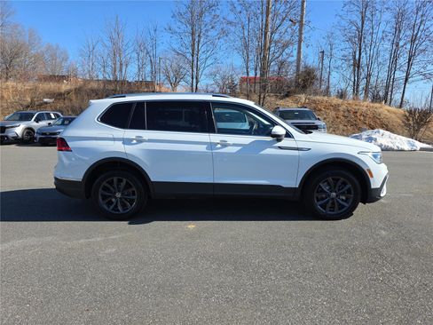 Used 2022 Volkswagen Tiguan SE image 7